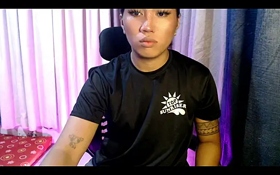 Hail_ur_Dominant webcam