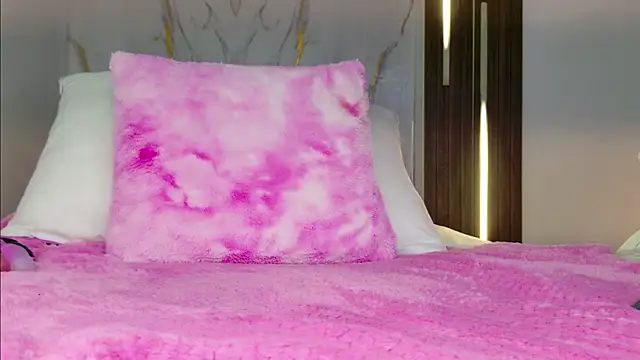 mia_099 webcam