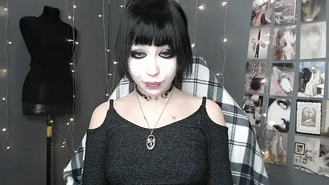 lucy8bit webcam