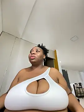 Breisy_bigboobs webcam