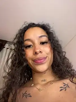 MarieLeon webcam