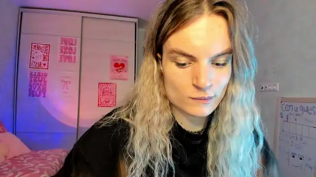 milliKira006 webcam