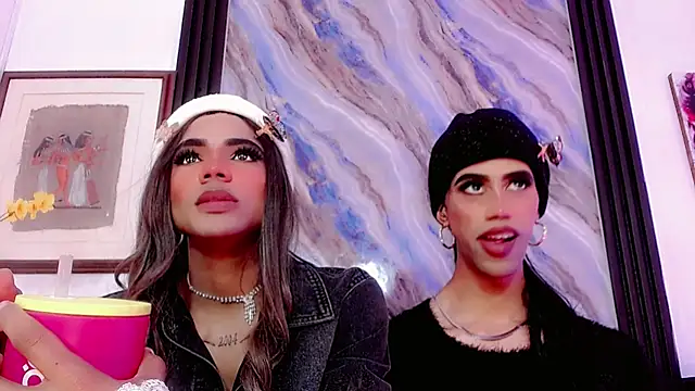 Elena_and_Julian webcam