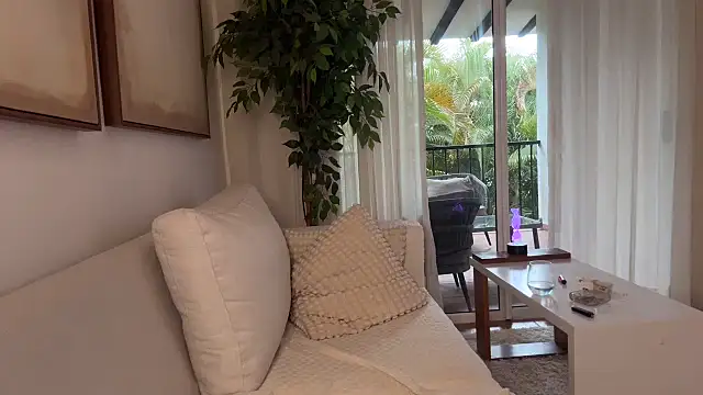 ViviGoddess webcam