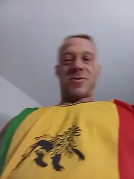 AthleticWomenizer2 webcam