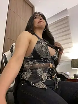 KateVailXO webcam