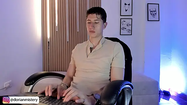 Dorianmistery2322_ webcam