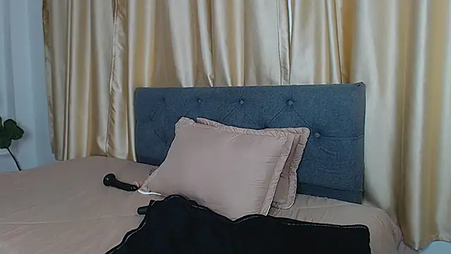 Emma_hassani webcam