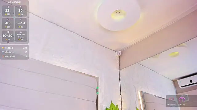 Ali_Hamilton webcam