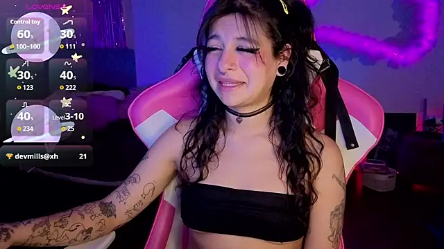 larah_uwu webcam