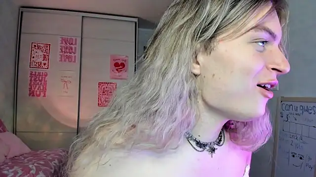 milliKira006 webcam