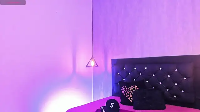curly_babe webcam