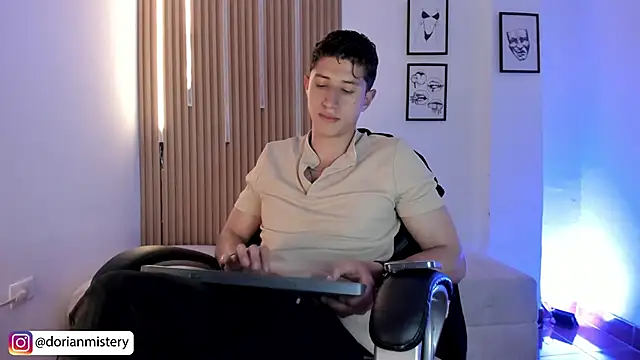 Dorianmistery2322_ webcam