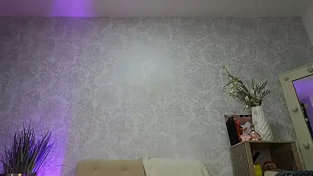 HOTBLACKANDWHITE2 webcam