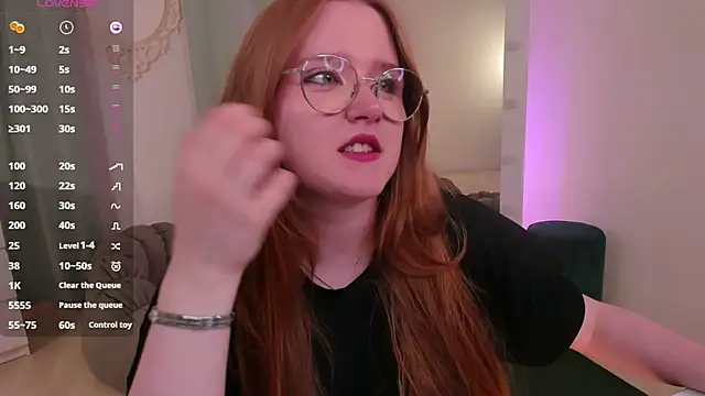 bonnie_wright webcam