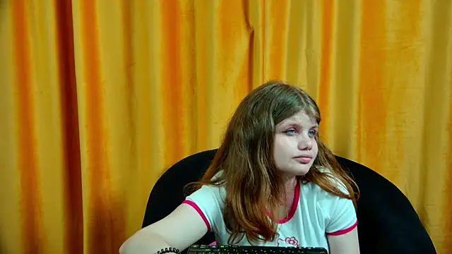 ChloeHalses webcam