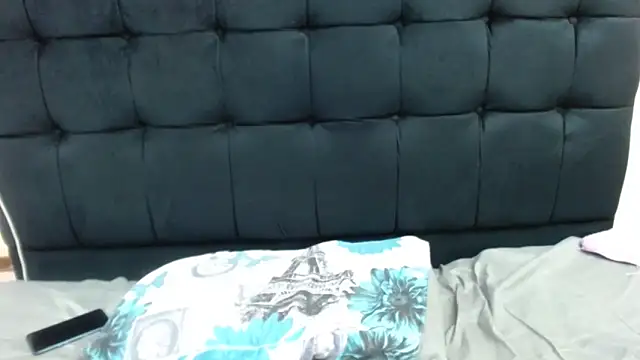 OnionBooty3573 webcam