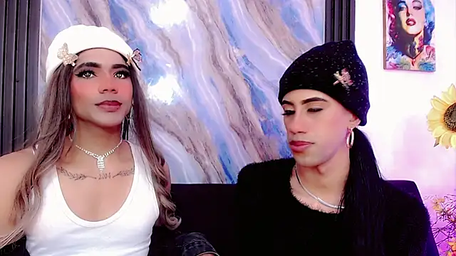 Elena_and_Julian webcam