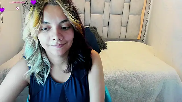 Kiara_Cruz__ webcam