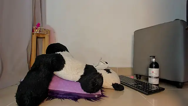 Nanny_11 webcam