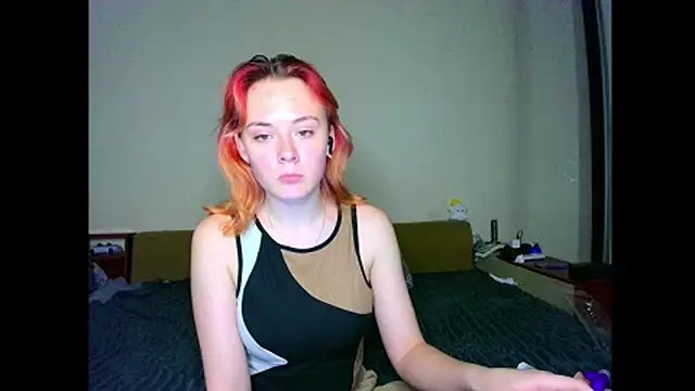 Little_fox404 webcam