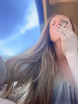 GoldenFlameGoddess webcam
