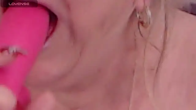 LadyAlana webcam