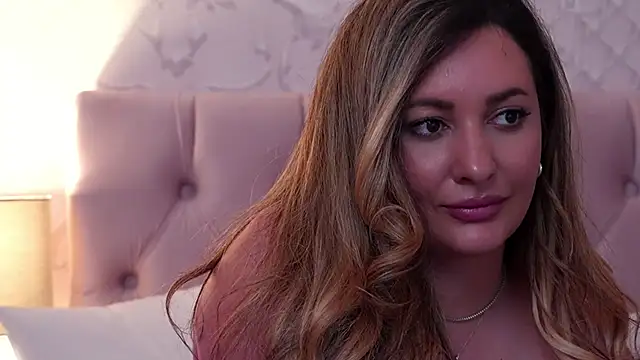 YaaraCollins webcam