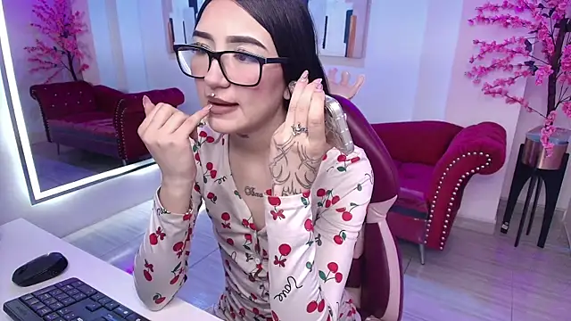 Emily_andrews webcam