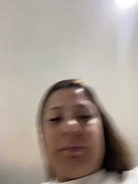 Pretty__Milf webcam