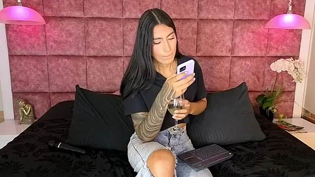 Taly_Fox webcam