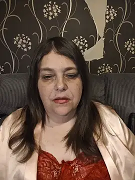 HousewifeMilf_Courtney webcam