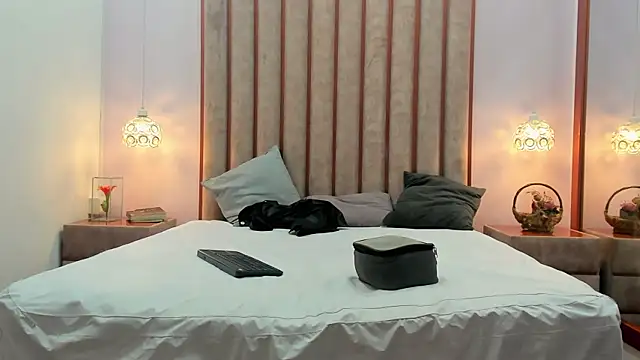 Lucie_Red webcam