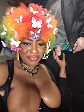 AmazonianMistress webcam