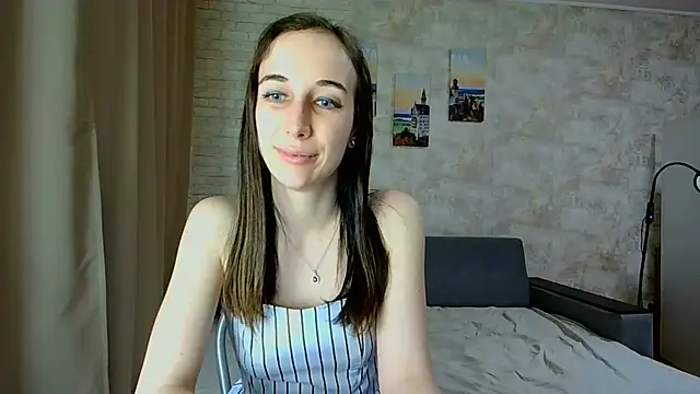 Anika_bloom webcam