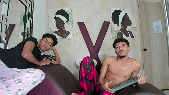 COUPLES_BOYS webcam