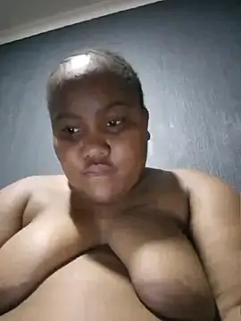 ChubbyMidgetxxx19 webcam