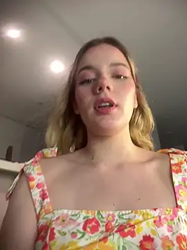 NicoleCut webcam