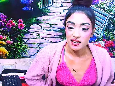 IndianPretty14u2Luv webcam