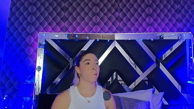 victoriaa_lee_ webcam
