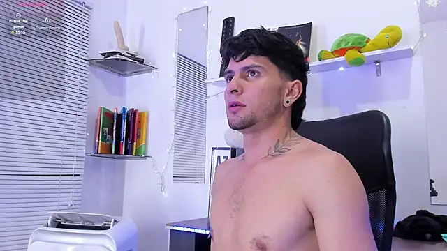 StefanoBigCock webcam