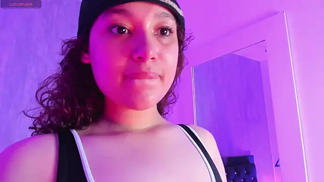 curly_babe webcam