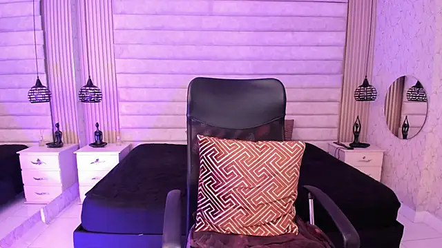 VictoriaaBlair webcam