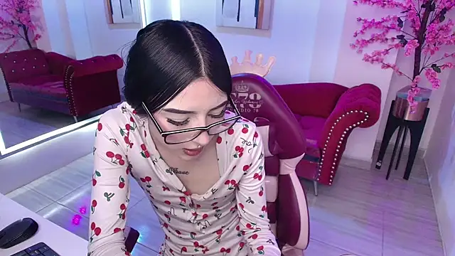 Emily_andrews webcam