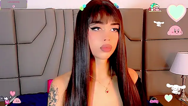 Miss-Saraii webcam
