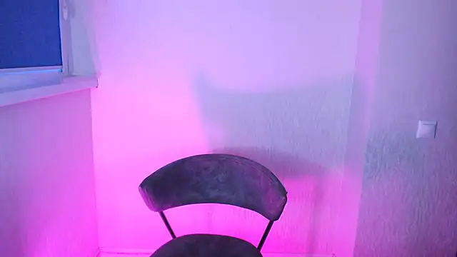 EmiliEliott webcam