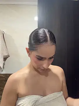 Mau_White webcam