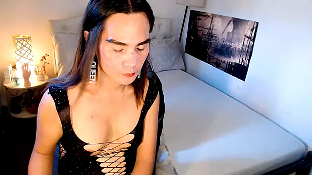 NinaDOM4CUM webcam