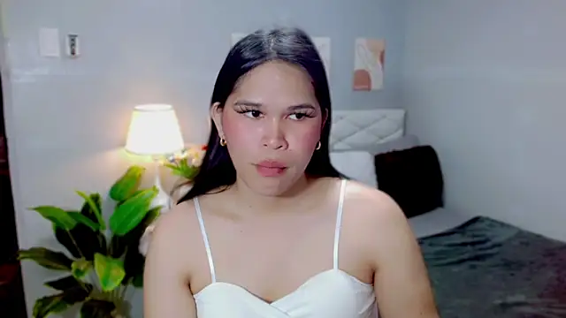 MichelleWild webcam