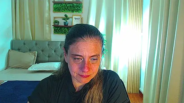 sasi_luna webcam